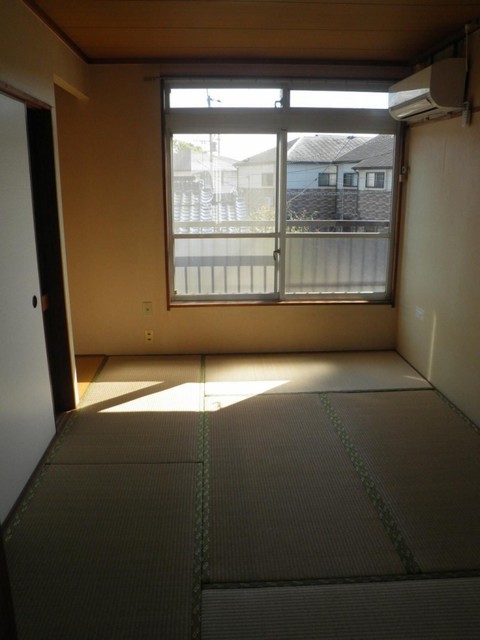 居室・リビング　和室の部屋で日当たり良好