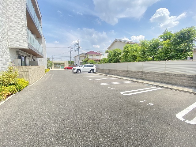 駐車場　駐車場！