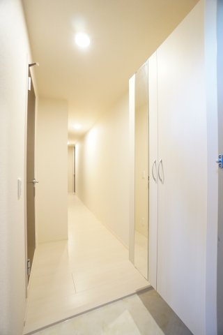 玄関　※同物件、同タイプの写真になります。