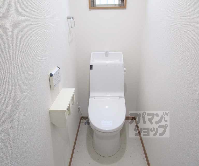 トイレ　室内の写真です。