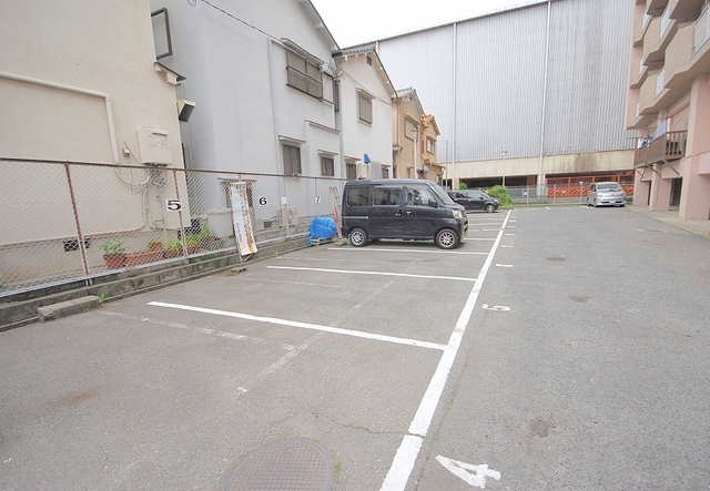 駐車場　駐車場