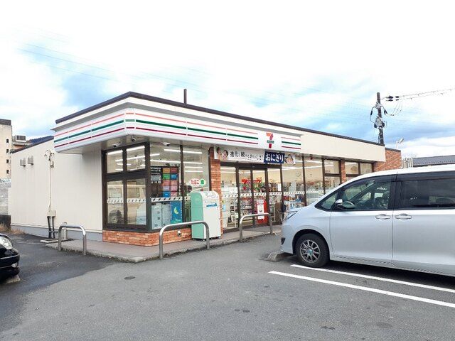 コンビニ　セブンイレブン 山科勧修寺店（コンビニ）まで110m