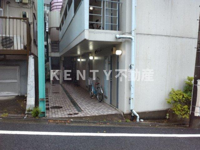 エントランス　清潔なエントランスです