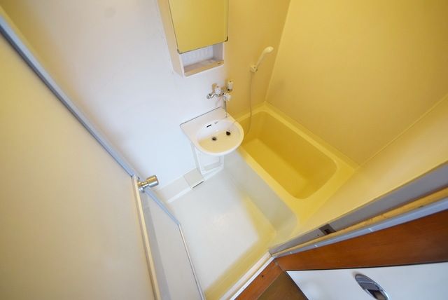 バス・シャワールーム　別部屋参考写真