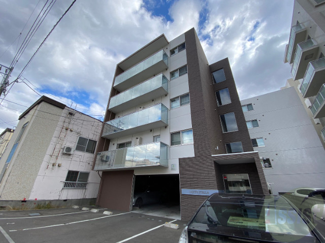 建物外観　札幌市中央区南１０条西「Ｊ－ＣＩＴＹ．ＳＴＥＬＬＡ」