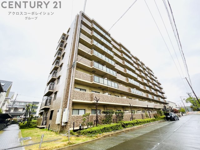 建物外観　敷地内に駐車場があります♪