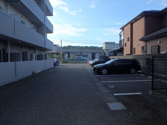 駐車場　敷地内駐車場空き区画ございます！詳細はお問合せください☆