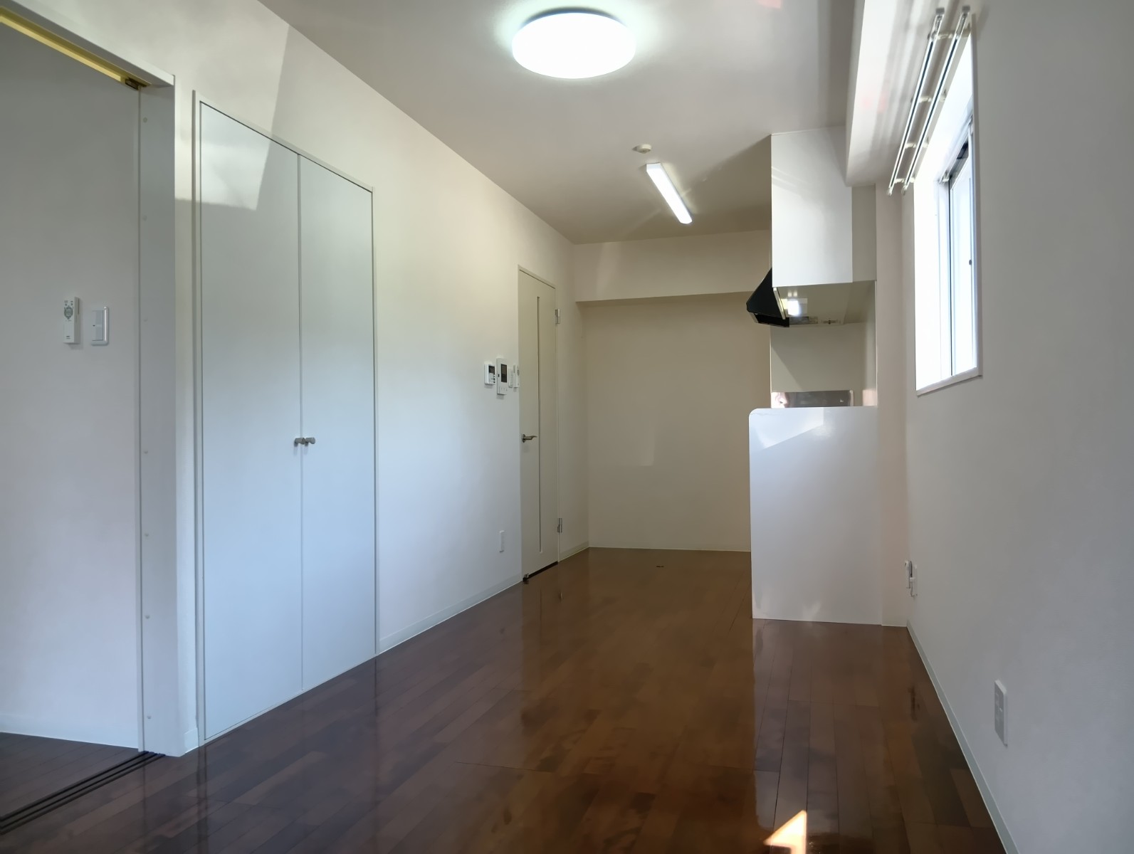 居室・リビング　リビング１１．５帖です！角部屋なので2面採光☆明るいお部屋で