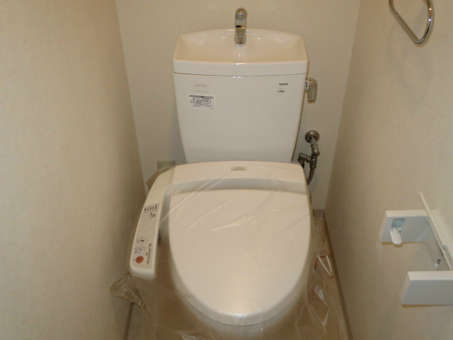 トイレ　ウォシュレット付き