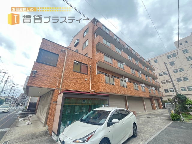 建物外観　駅徒歩１分の立地に建つオートロックマンションです。