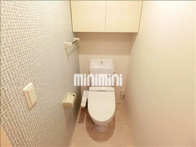トイレ　温水洗浄機能付きのトイレです。