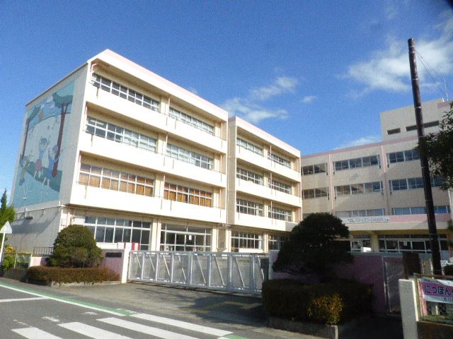 小学校　中曽根小学校（小学校）まで613m