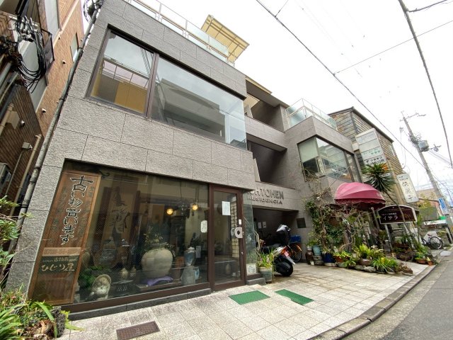 建物外観　駅徒歩３分圏内です♪