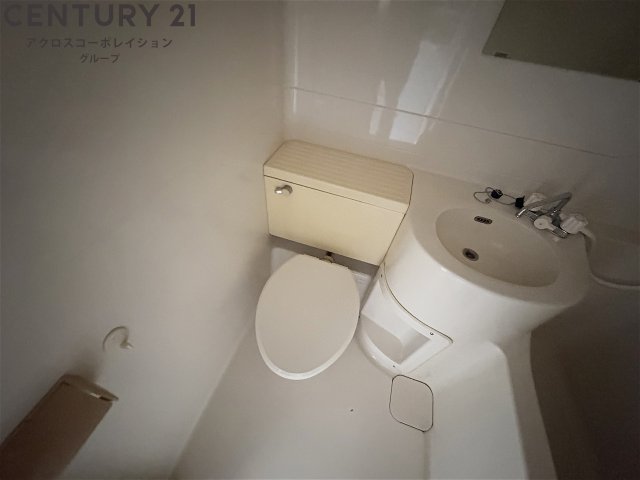 トイレ　ユニットバスになってますので、掃除が簡単です！