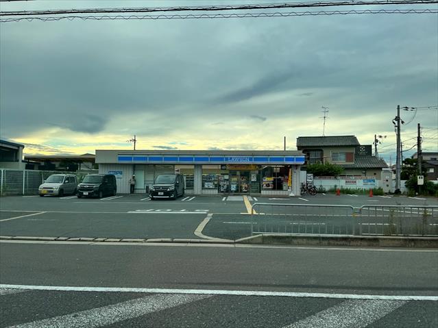 コンビニ　ローソン（コンビニ）まで1728m