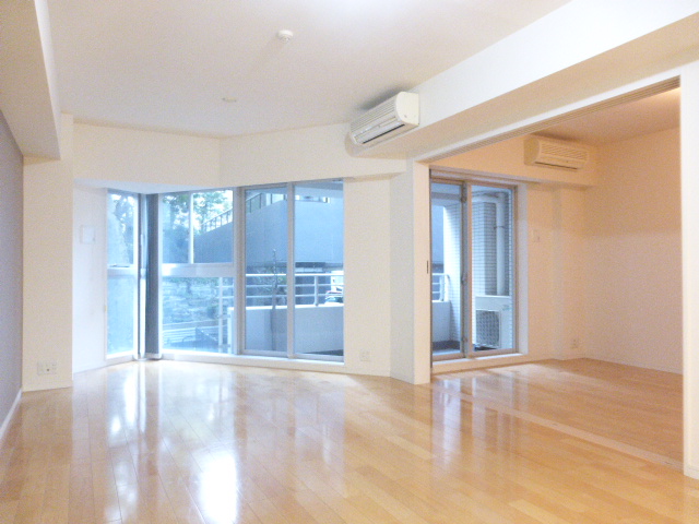 居室・リビング　他部屋参考写真です。