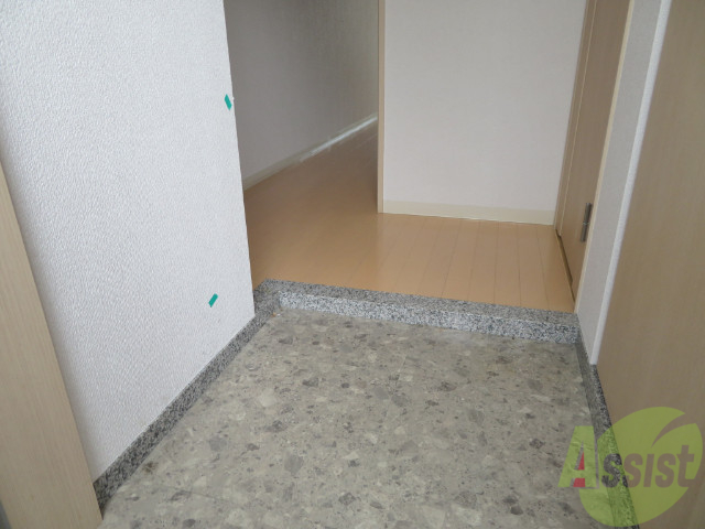 玄関　玄関の様子です。明るい印象ですね。気分もあがりそう。