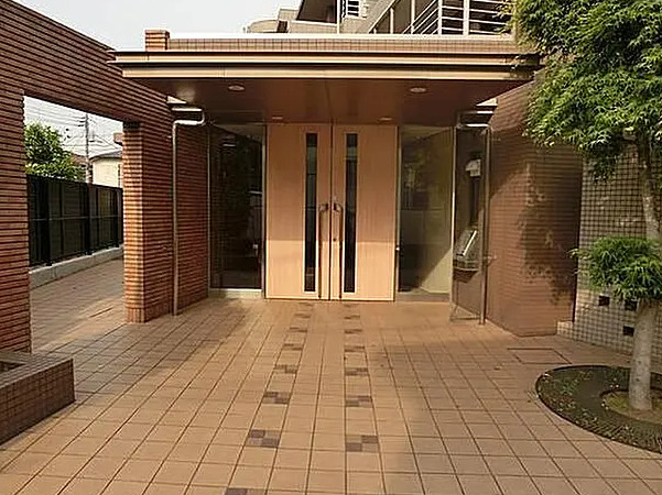 エントランス　建物の内部です