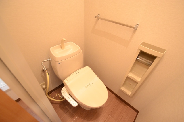 トイレ　ウォシュレット付きのトイレです♪