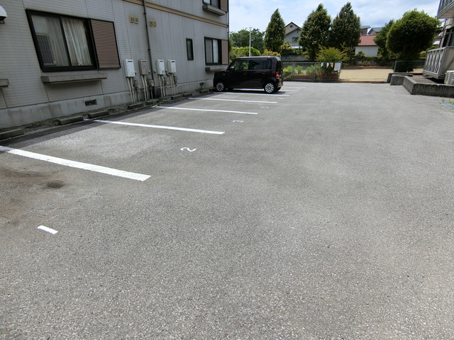 駐車場　１号棟前