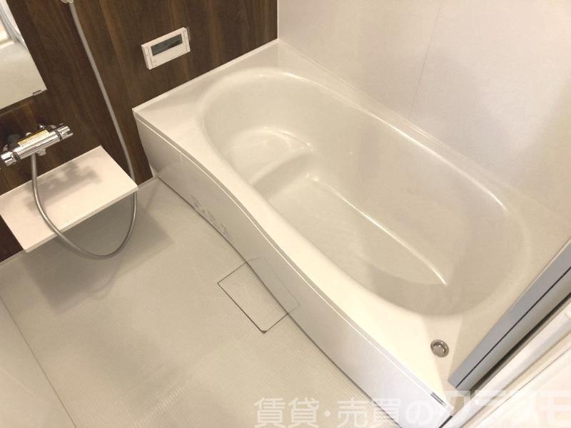 バス・シャワールーム　浴室乾燥機＆追焚機能付き広々バスルーム♪