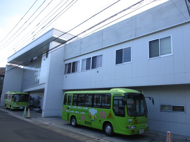 幼稚園・保育園　かおりＫａｒｕｎａ認定こども園（幼稚園・保育園）まで292m