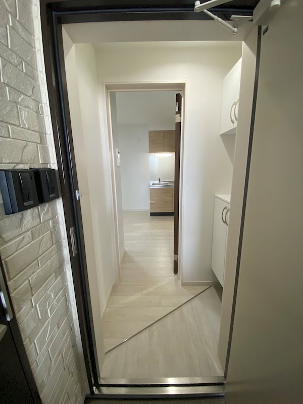 玄関　別のお部屋の写真ですが参考までに