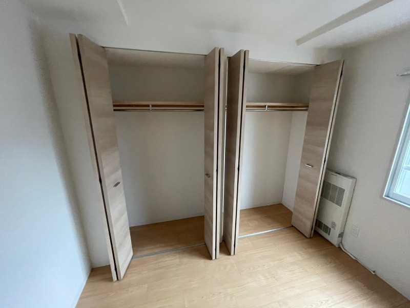 収納　寝室の収納です。部屋がすっきり片付きます。