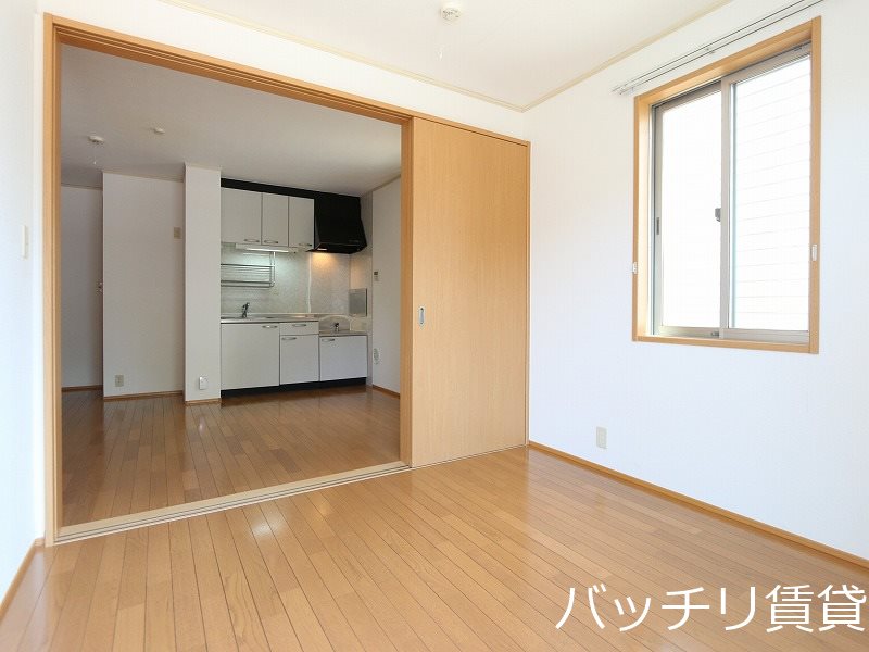 居室・リビング　別号室の画像。現況を優先します。