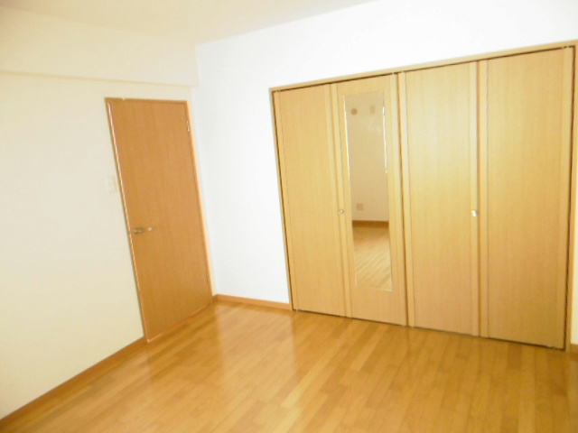その他部屋・スペース　洋室７帖　姿見が付いています