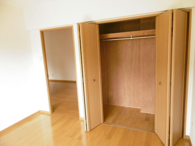 収納　こちらのお部屋もクローゼットがあります