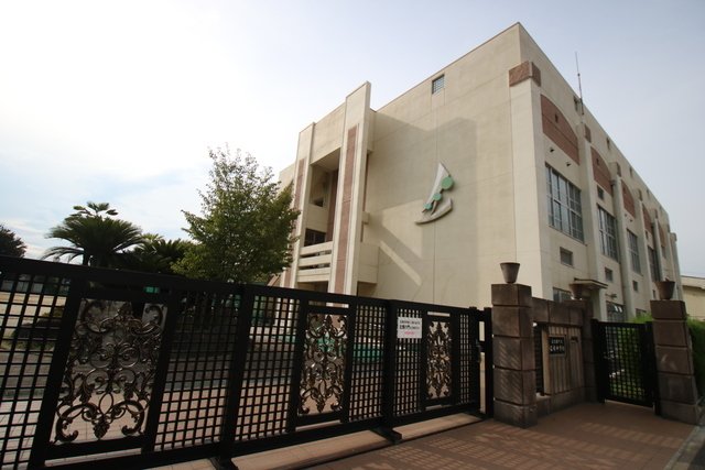 中学校　名古屋市立名塚中学校（中学校）まで900m