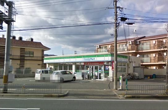 コンビニ　ファミリーマート上桂三ノ宮町店（コンビニ）まで576m