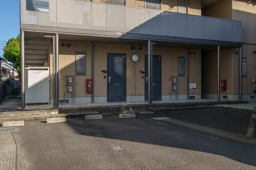 建物外観　駐車場