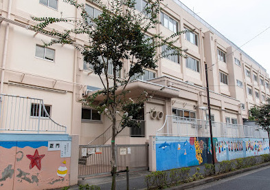 小学校　江戸川区立西小松川小学校（小学校）まで713m