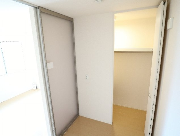 収納　寝室にいかがでしょうか