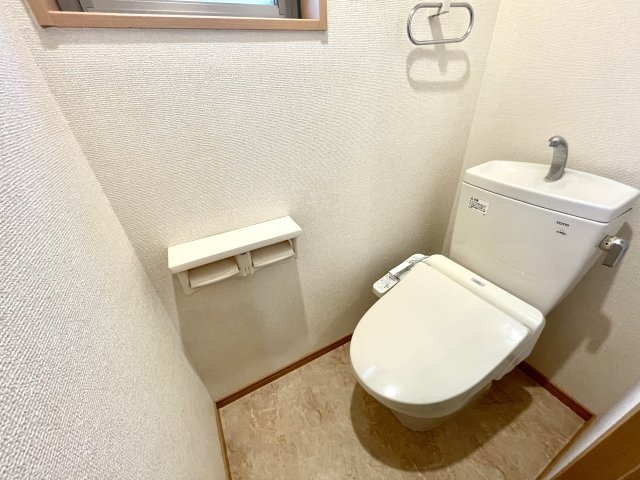トイレ　ウォシュレット付きのトイレです♪