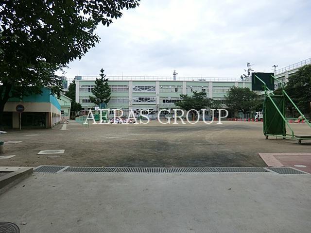 小学校　杉並区立桃井第二小学校（小学校）まで519m