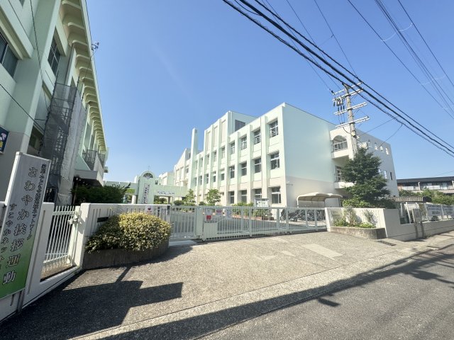 中学校　伊丹市立笹原中学校（中学校）まで560m