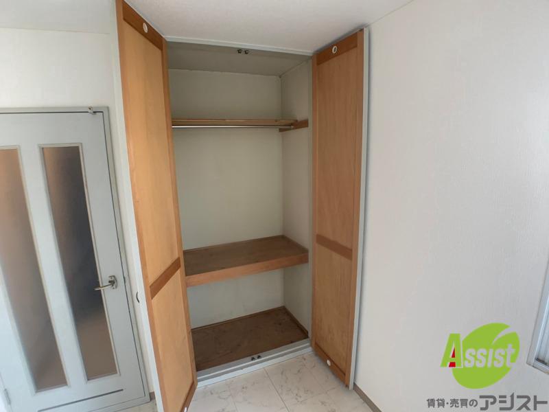 収納　寝室の収納です。部屋がすっきり片付きます。