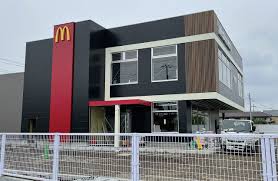 飲食店　マクドナルド 春日部八丁目店（飲食店）まで862m