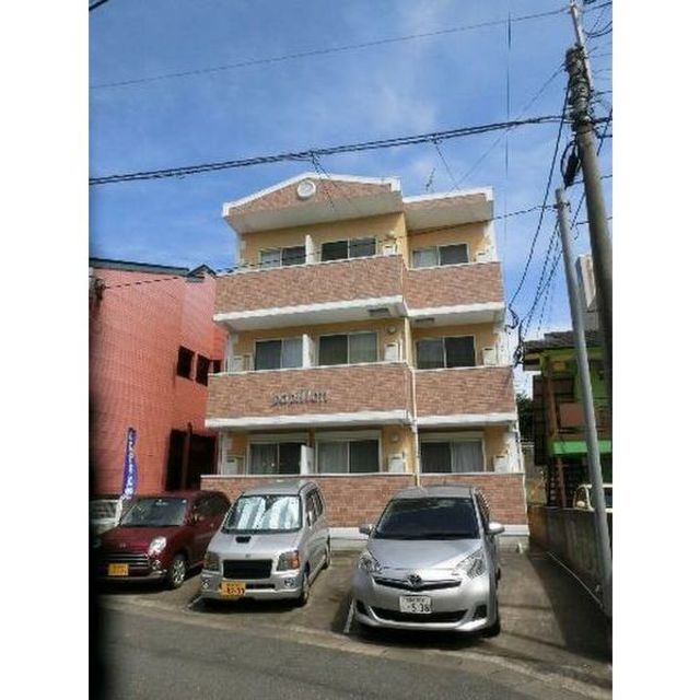 駐車場　建物外観