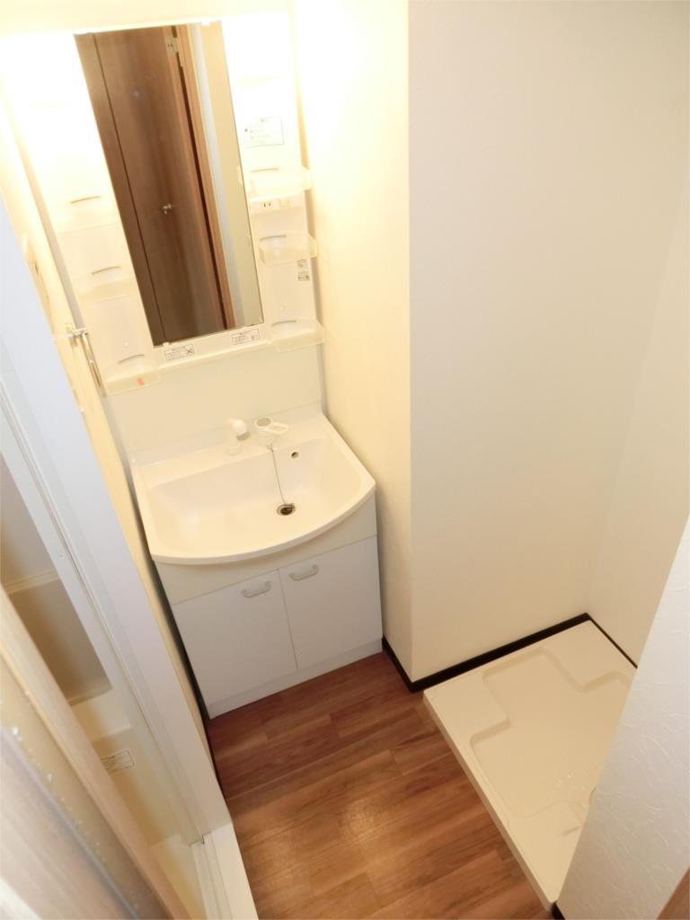 洗面設備　※同物件別号室参考写真