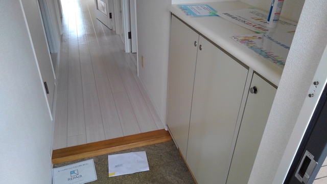 玄関　※退去予定につき、以前の画像を使用しております