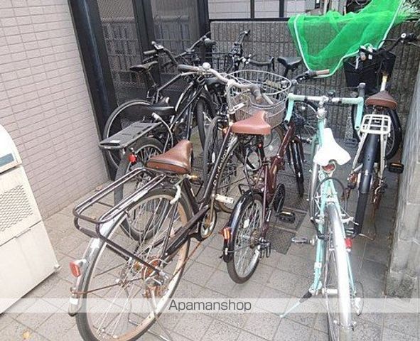 小田急線 下北沢駅 徒歩7分 3階建 築23年の外観写真
