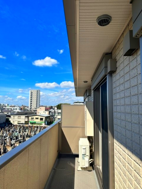 バルコニー　南向きのバルコニーは日当りも良く洗濯物も早く乾きそうですね☆