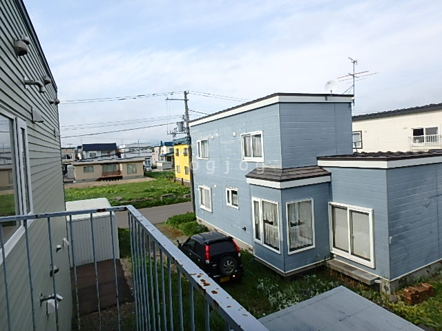 バルコニー　お部屋からの眺めも素敵ですね。