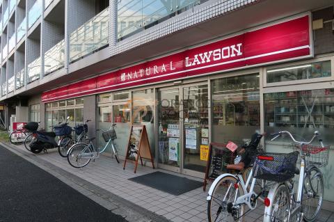 コンビニ　ナチュラルローソン目黒祐天寺前店（コンビニ）まで6m