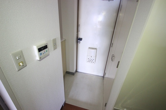 玄関　※別部屋の写真です