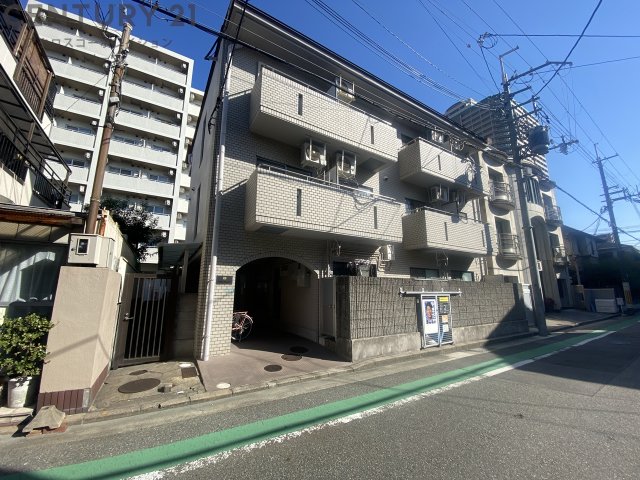建物外観　居住者専用のごみ置き場があります！